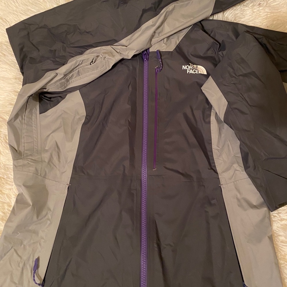 Woman’s North Face jacket